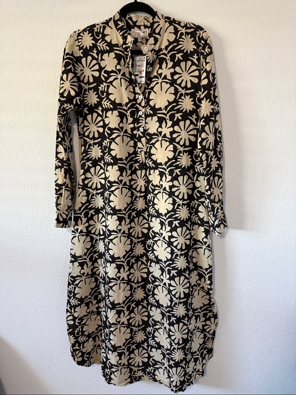 Mille Resort and Travel Black and Cream Floral Long Sleeve Dress  V1